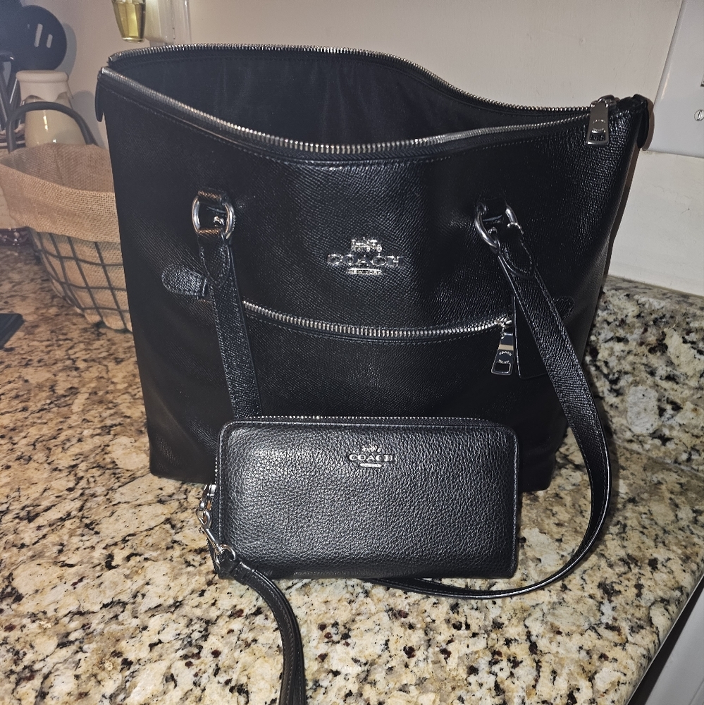 Coach tote and matching wallet